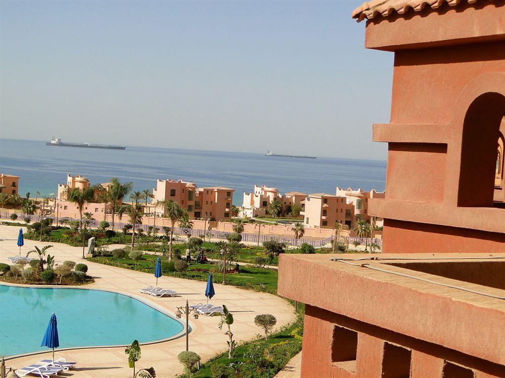 Porto Sokhna Pyramids Apartments Powered By Amer-Group Family Only Ain Sukhna Exteriör bild